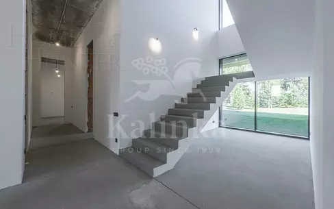 3-этажный коттедж 1 223 м² без отделки