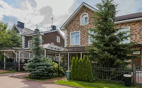 3-этажный таунхаус 286 м² с отделкой