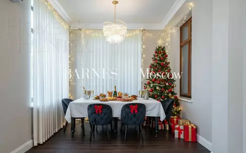 2-этажный коттедж 371 м² с отделкой