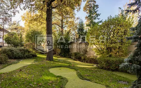 КОТТЕДЖ 1 215 м² с отделкой