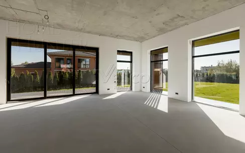 КОТТЕДЖ 878 м² без отделки