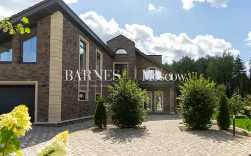 2-этажный коттедж 439 м² с отделкой