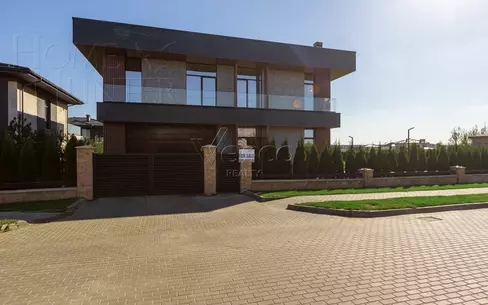 КОТТЕДЖ 878 м² без отделки