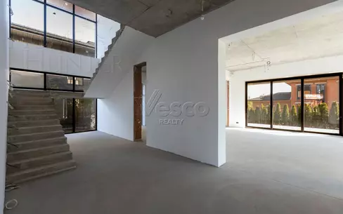 КОТТЕДЖ 878 м² без отделки