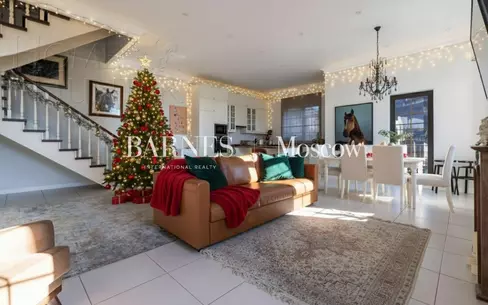 2-этажный коттедж 200.4 м² с отделкой