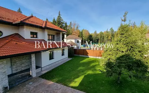 2-этажный коттедж 440 м² без отделки