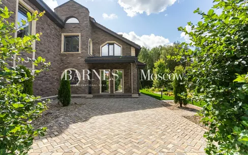 2-этажный коттедж 439 м² с отделкой