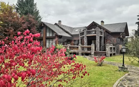 2-этажный коттедж 400 м² с отделкой