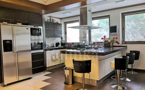 2-этажный коттедж 400 м² с отделкой