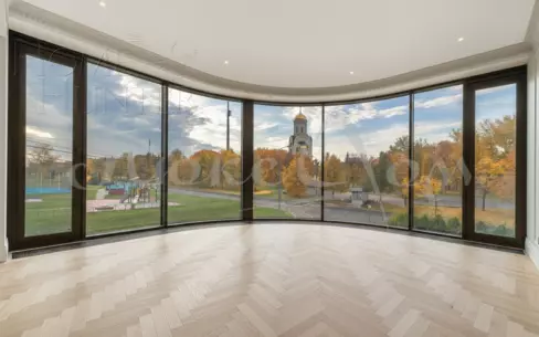 4-комн. кв., 182 м², 2/11 этаж