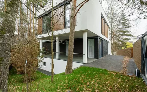 2-этажный коттедж 650 м² с отделкой