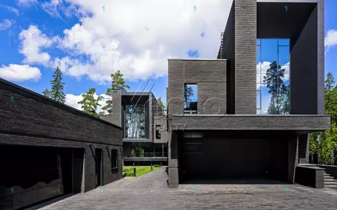 3-этажный коттедж 1 975 м² с отделкой