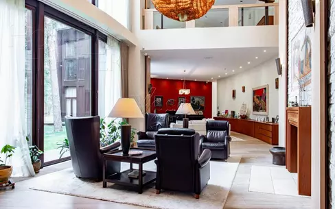 КОТТЕДЖ 2 038 м² с отделкой