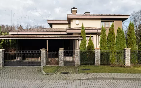 2-этажный коттедж 438 м² с отделкой