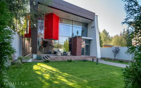 2-этажный коттедж 390 м² с отделкой