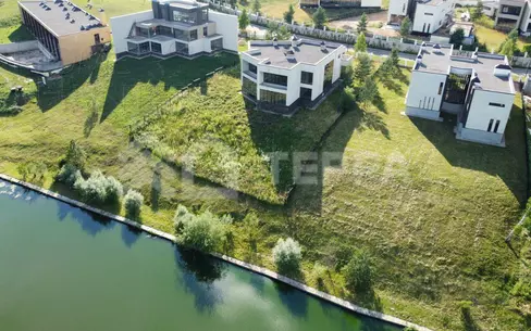 2-этажный коттедж 1 350 м² без отделки