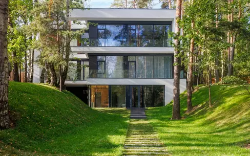 2-этажный коттедж 650 м² с отделкой