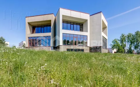 2-этажный коттедж 1 350 м² без отделки