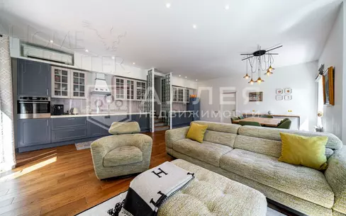 3-этажный коттедж 287 м² с отделкой