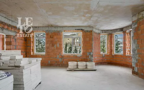 2-этажный коттедж 860 м² без отделки