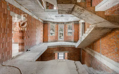 2-этажный коттедж 860 м² без отделки