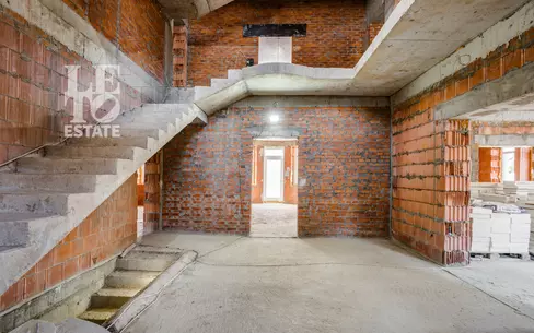 2-этажный коттедж 860 м² без отделки