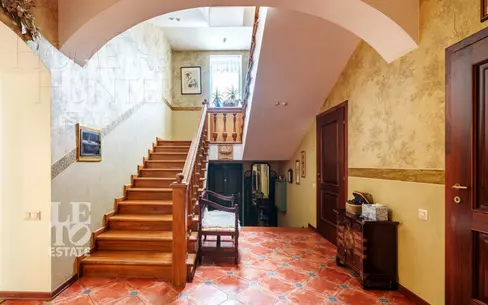 3-этажный коттедж 840 м² с отделкой