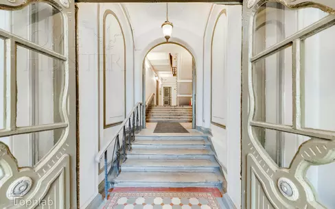 6-КОМН. КВАРТИРА С ОТДЕЛКОЙ 227 М² НА 2 ЭТАЖЕ