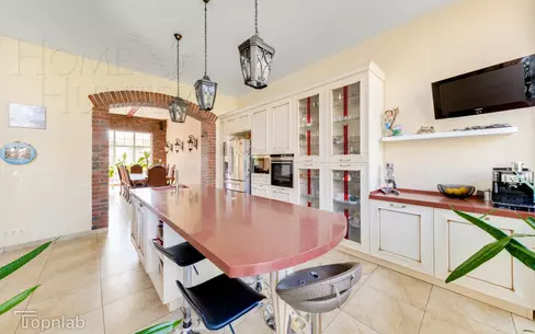 2-этажный коттедж 325 м² с отделкой