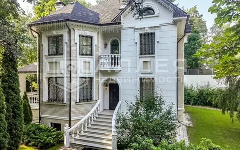 2-этажный коттедж 450 м² с отделкой