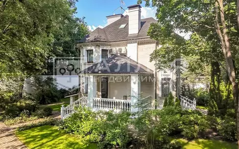 2-этажный коттедж 450 м² с отделкой