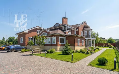 2-этажный коттедж 1 110 м² с отделкой