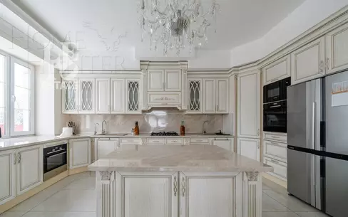 2-этажный коттедж 1 110 м² с отделкой