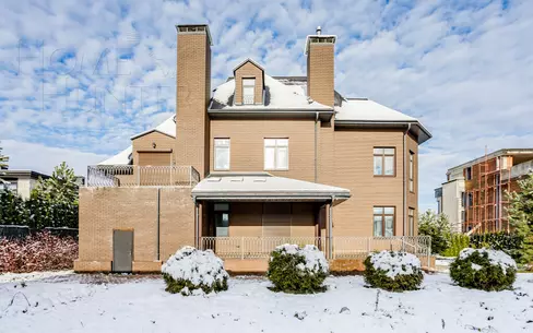 2-этажный коттедж 375 м² с отделкой