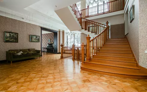 2-этажный коттедж 1 380 м² с отделкой