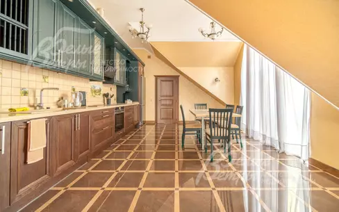 2-этажный коттедж 405 м² с отделкой