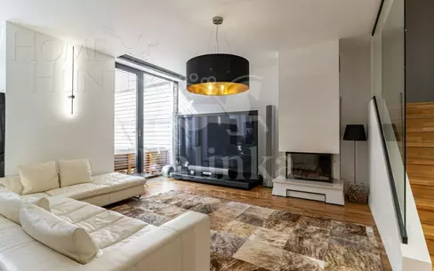 3-этажный таунхаус 350 м² с отделкой