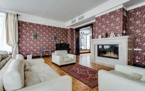 2-этажный коттедж 1 380 м² с отделкой