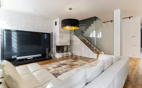 3-этажный таунхаус 350 м² с отделкой