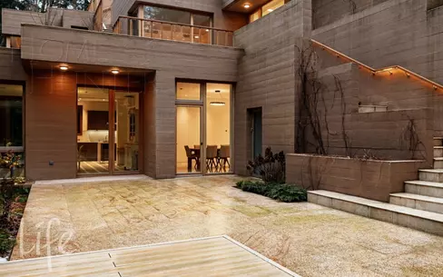 2-этажный коттедж 1 330 м² с отделкой