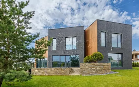 2-этажный коттедж 970 м² без отделки