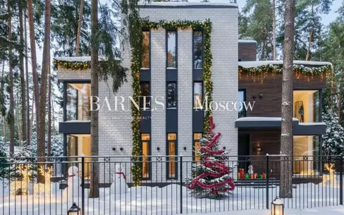 3-этажный коттедж 380 м² с отделкой