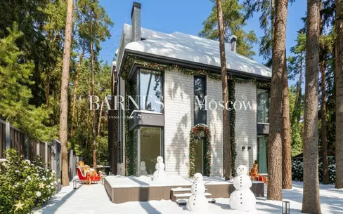 3-этажный коттедж 380 м² с отделкой