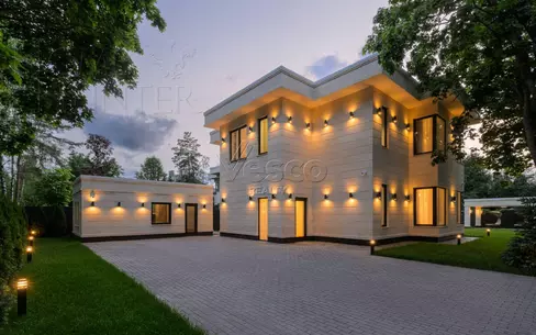 2-этажный коттедж 300 м² с отделкой