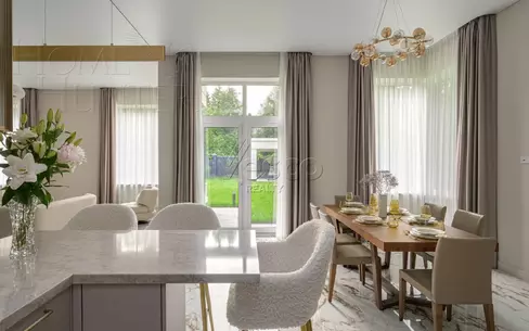 2-этажный коттедж 300 м² с отделкой