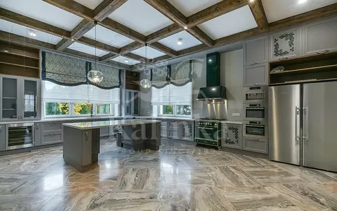 2-этажный коттедж 737 м² с отделкой