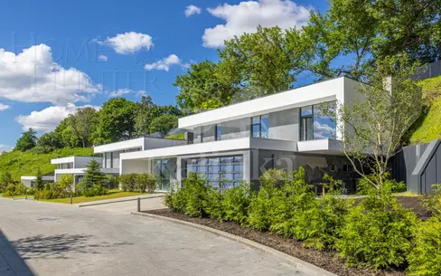 2-этажный коттедж 384 м² с отделкой