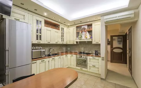 3-этажный таунхаус 400 м² с отделкой