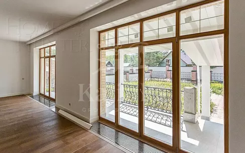 3-этажный таунхаус 608 м² с отделкой