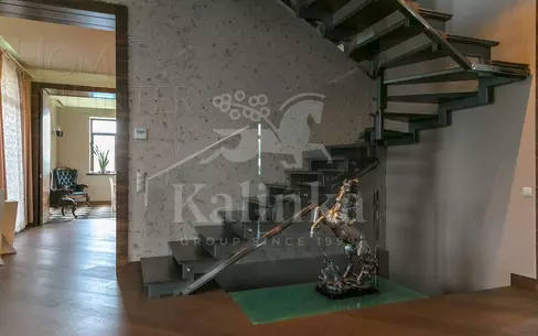 2-этажный коттедж 600 м² с отделкой